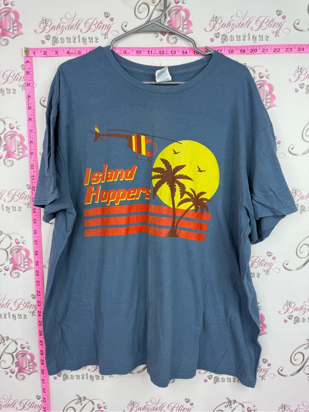 T-shirt Blue 'Island Hopper' Graphic Tee with Yellow Sun and Orange Accents